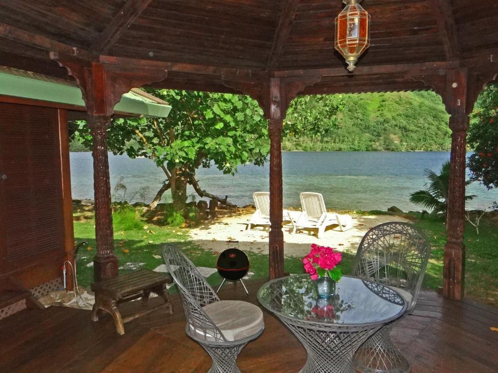 Robinson'S Cove Villas Papetoai Room photo